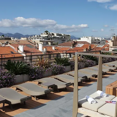 Western Premier Le Patio Des Artistes Wellness Jacuzzi
